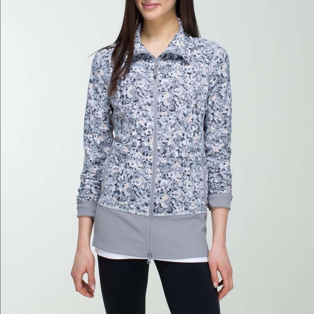 Lululemon Nice Asana Jacket Size 6 Not So Petite Fleur Silver Spoon